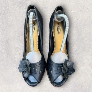 Seychelles Black Leather Peep Toe Pump Heels With Rosette Detail